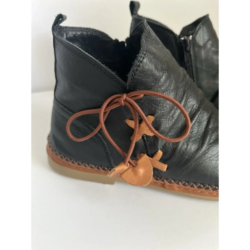 Spring Step flat ankle booties leather black sz 7 US NEW hippie zip ties soft